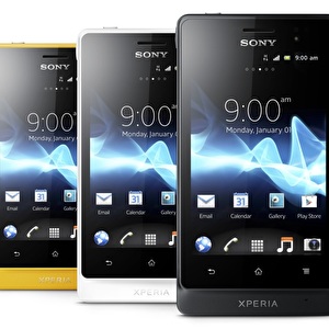 Xperia_go_Group_Front.jpg